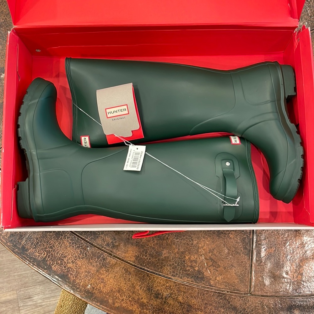 Women’s green tall Hunter boots size 9
